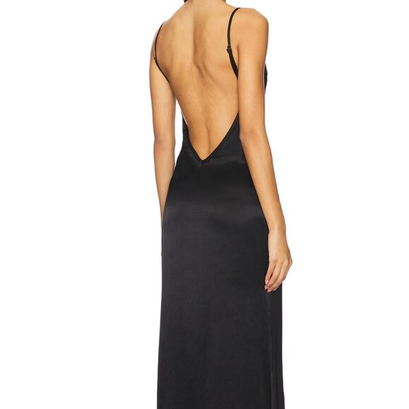 Chic Black Maxi Dress with Lace Detail - Picture 2 of 8